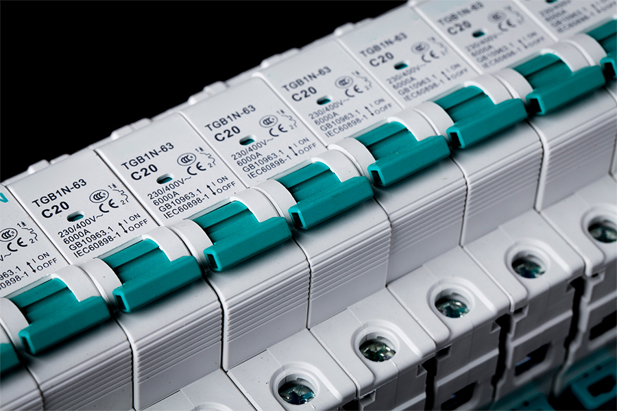 斷路器里邊各個配件都起什么作用